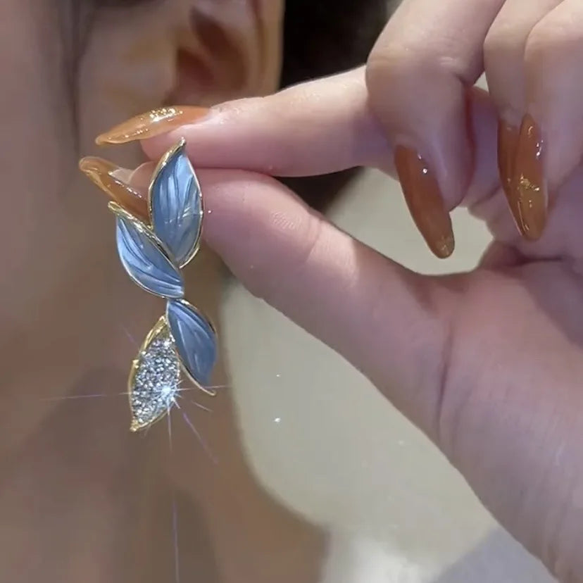 LATS New Korean Arrival Metal Trendy Fresh Lovely Sweet Gray Leaf Stud Earrings for Women 2024 Fashion Jewelry Gifts