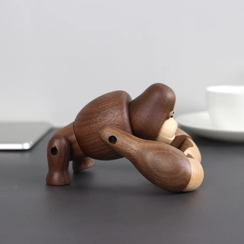 Walnut wood Gorilla Room decor statue Cartoon wooden artwork Carving Model For Home Office Decoration craft Modern cute figurine