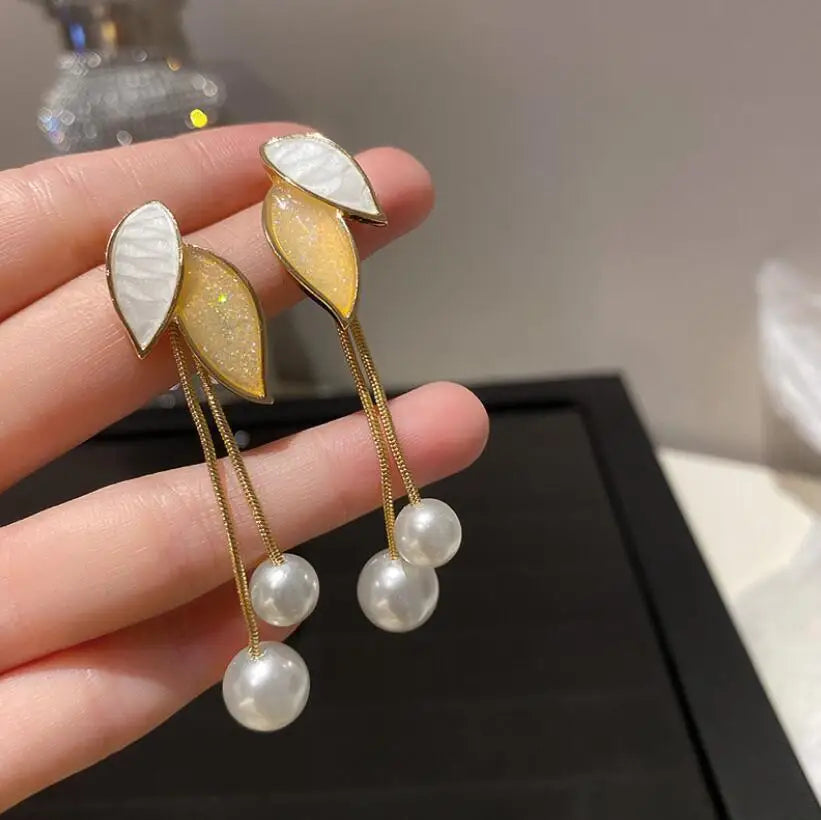 LATS New Korean Arrival Metal Trendy Fresh Lovely Sweet Gray Leaf Stud Earrings for Women 2024 Fashion Jewelry Gifts